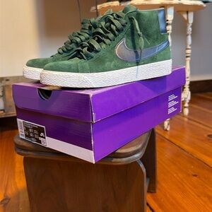 Nike SB zoom blazer mid Noble Green midnight Navy